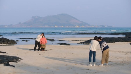 Sezon 1 Odcinek 15 Yeong-ok, Jeong-jun i... cz. 2