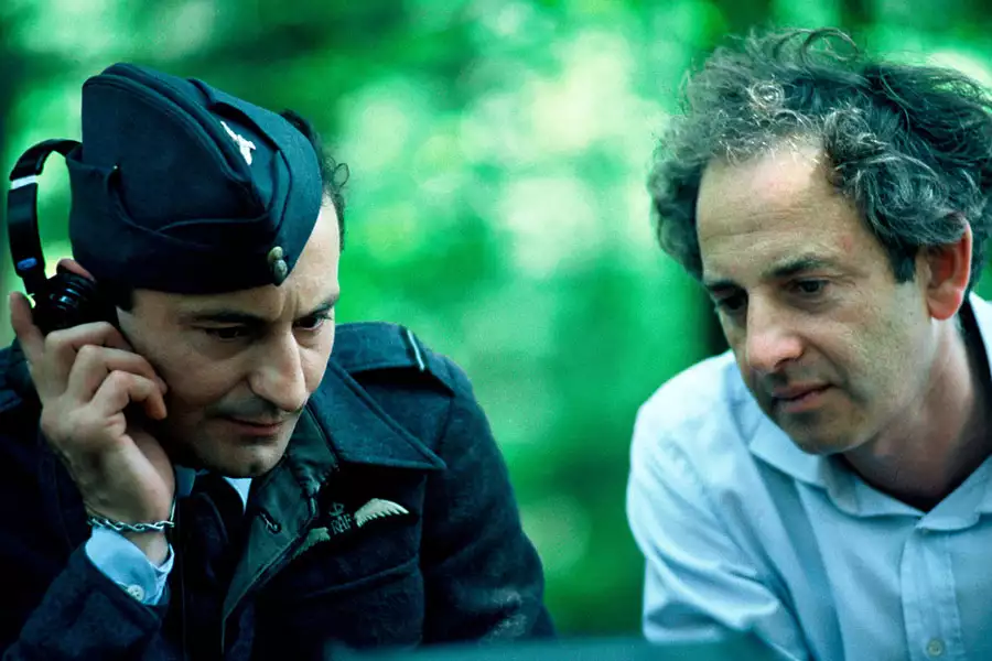 Ciemnoniebieski świat - galeria zdjęć - filmweb