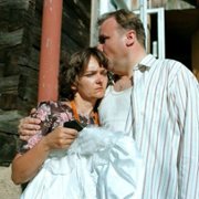 Biała sukienka - galeria zdjęć - filmweb