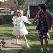 Biała sukienka - galeria zdjęć - filmweb