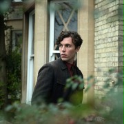 Tom Hughes w Tajemnice Joan
