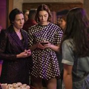 Single Drunk Female - galeria zdjęć - filmweb