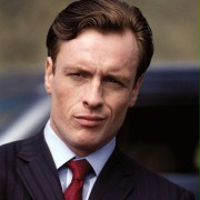 Toby Stephens w Śmierć nadejdzie jutro