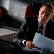 Leon, szef i były mąż Amy