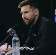 Messi przedstawia się Ameryce - galeria zdjęć - filmweb