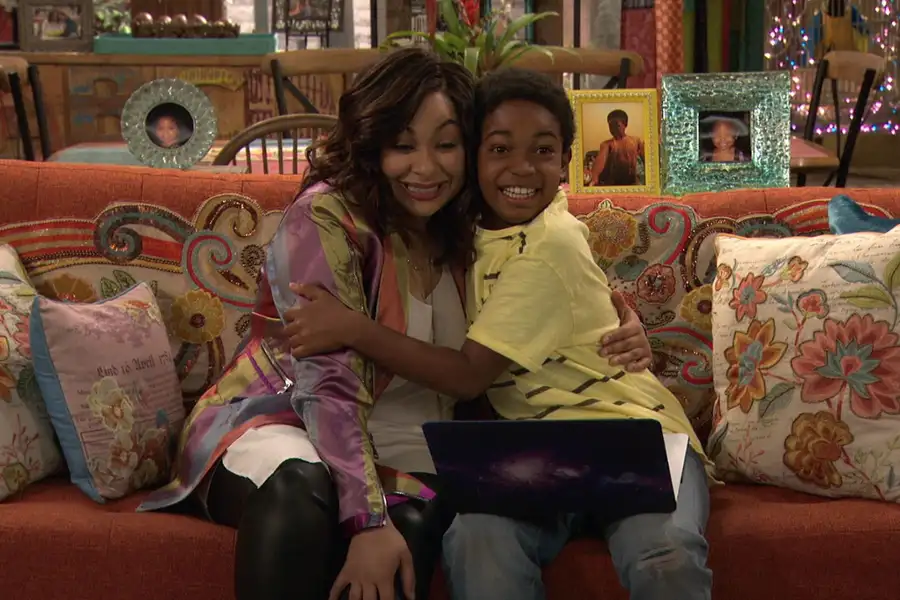 Raven na chacie - galeria zdjęć - filmweb