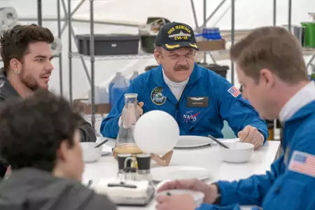 Baza księżycowa nr 8 - galeria zdjęć - filmweb