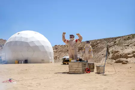 Baza księżycowa nr 8 - galeria zdjęć - filmweb