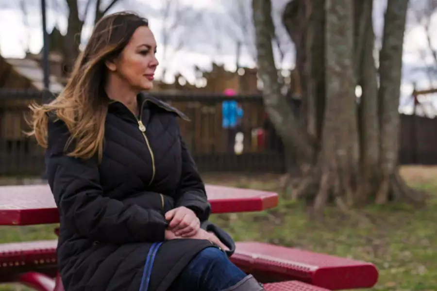 Ku przepaści: Bóg, chciwość i kult Gwen Shamblin - galeria zdjęć - filmweb