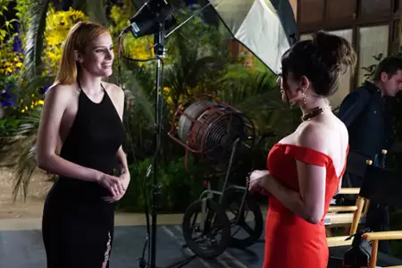 Famous in Love - galeria zdjęć - filmweb