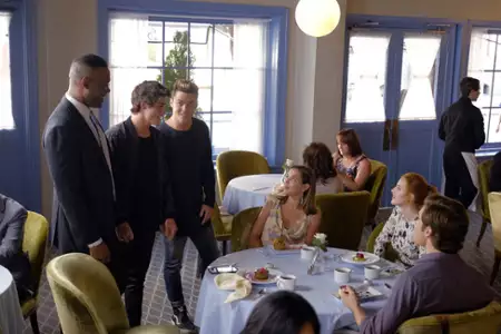 Famous in Love - galeria zdjęć - filmweb
