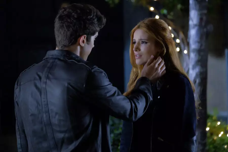 Famous in Love - galeria zdjęć - filmweb