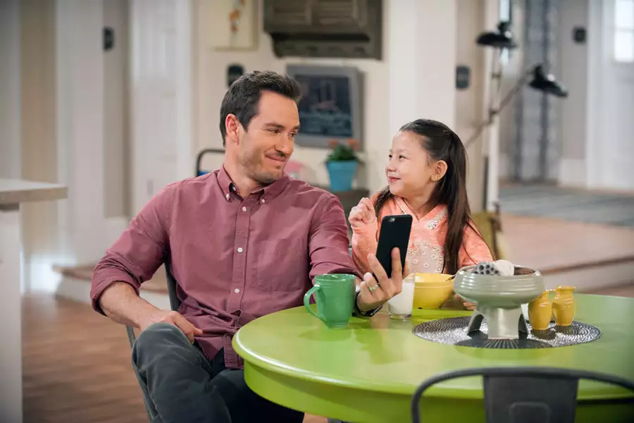 Truth Be Told - galeria zdjęć - filmweb