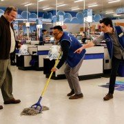 Superstore - galeria zdjęć - filmweb