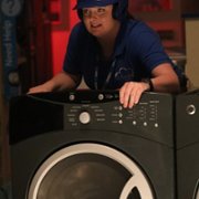 Superstore - galeria zdjęć - filmweb