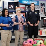 Superstore - galeria zdjęć - filmweb