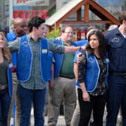 Superstore - galeria zdjęć - filmweb