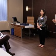 Superstore - galeria zdjęć - filmweb