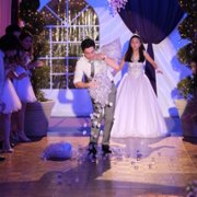 Superstore - galeria zdjęć - filmweb