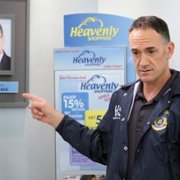 Superstore - galeria zdjęć - filmweb