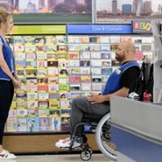 Superstore - galeria zdjęć - filmweb