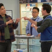 Superstore - galeria zdjęć - filmweb