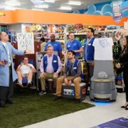 Superstore - galeria zdjęć - filmweb