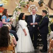 Superstore - galeria zdjęć - filmweb