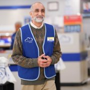 Superstore - galeria zdjęć - filmweb
