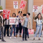 Superstore - galeria zdjęć - filmweb