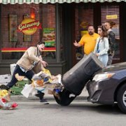 Superstore - galeria zdjęć - filmweb