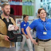 Superstore - galeria zdjęć - filmweb