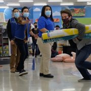 Superstore - galeria zdjęć - filmweb
