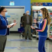 Superstore - galeria zdjęć - filmweb