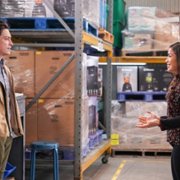 Superstore - galeria zdjęć - filmweb