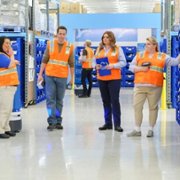 Superstore - galeria zdjęć - filmweb