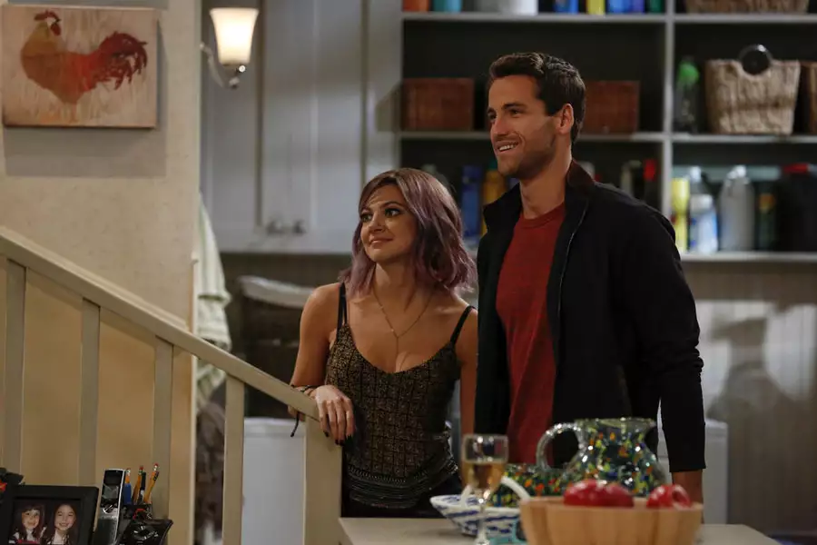 Crowded - galeria zdjęć - filmweb