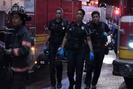 9-1-1: Teksas - galeria zdjęć - filmweb