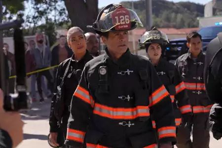 9-1-1: Teksas - galeria zdjęć - filmweb