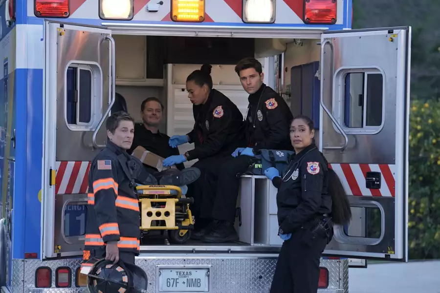 9-1-1: Teksas - galeria zdjęć - filmweb