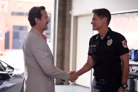 9-1-1: Teksas - galeria zdjęć - filmweb