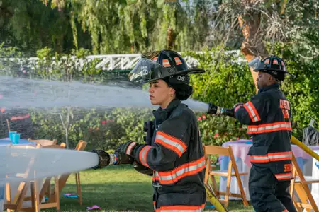 9-1-1: Teksas - galeria zdjęć - filmweb
