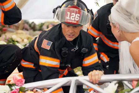 9-1-1: Teksas - galeria zdjęć - filmweb