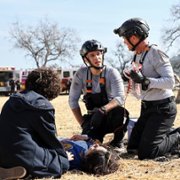 9-1-1: Lone Star - galeria zdjęć - filmweb