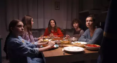 Toni i rodzina - galeria zdjęć - filmweb