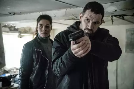 Pod osłoną mroku - galeria zdjęć - filmweb