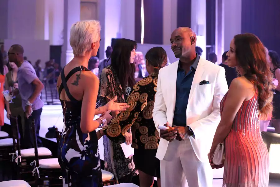 Rosewood - galeria zdjęć - filmweb