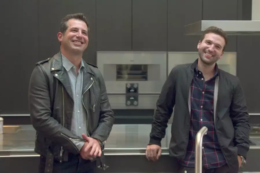 Buying Beverly Hills - galeria zdjęć - filmweb