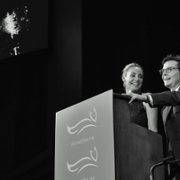 Nieustannie: Historia Michaela J. Foksa - galeria zdjęć - filmweb