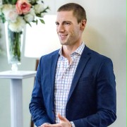 Andrew W. Walker w Zapraszamy na ślub